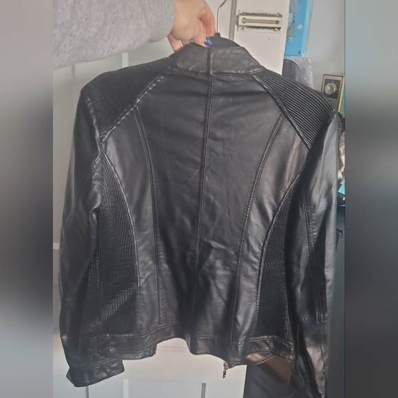 Moto leather jacket - Picture 2 of 3